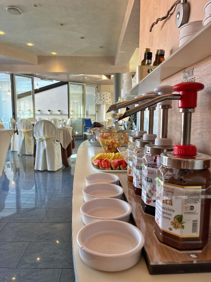 蕾佳娜酒店 格拉多 外观 照片